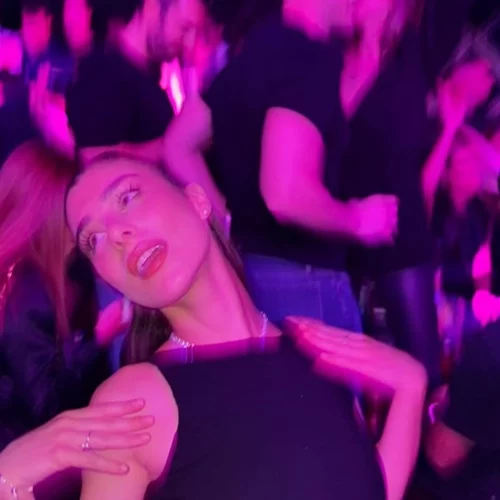 "Πρώτη φορά μπουζούκια" | Το ταξίδι - αστραπή της Χρύσας Μιχαλοπούλου στην Αθήνα