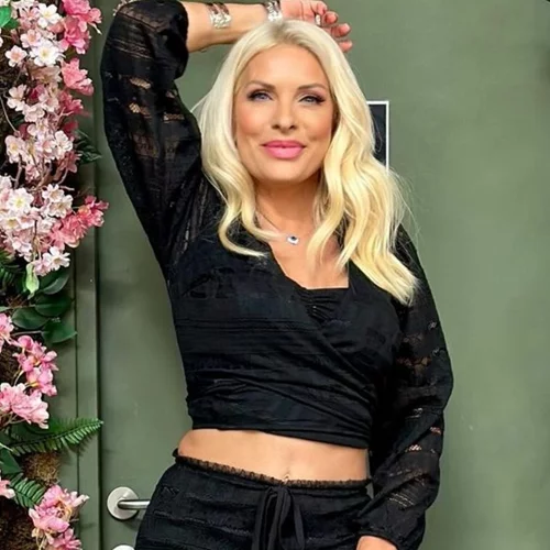 Αυτό είναι το αγαπημένο χρώμα της Ελένης Μενεγάκη για τη φετινή σεζόν