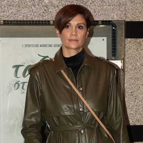 Η Άννα Μαρία Παπαχαραλάμπους στο σαλόνι της σε christmas mood