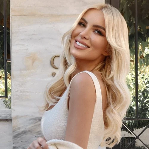 Η Κατερίνα Καινούργιου φόρεσε την πιο διάσημη φούστα της σεζόν από την Zara