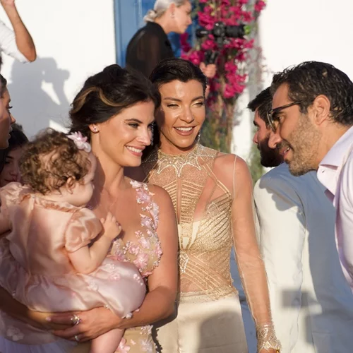 Χριστίνα Μπόμπα | Το δεύτερο φόρεμα που φόρεσε στη βάπτιση των διδύμων είχε κάτι από Marilyn Monroe