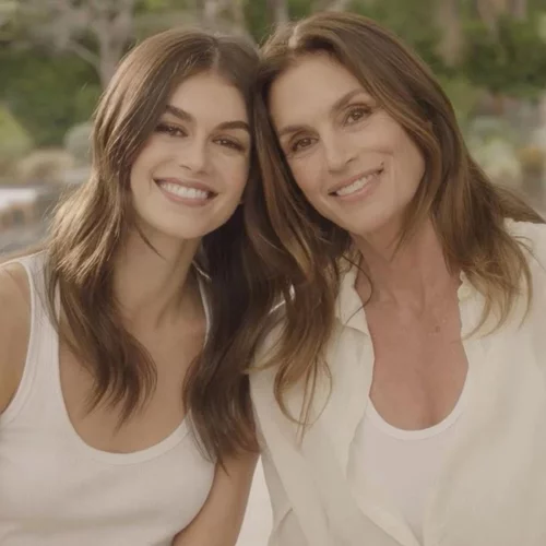 Τα must καλοκαιρινά κομμάτια από τη Zara σύμφωνα με την Kaia Gerber και τη Cindy Crawford