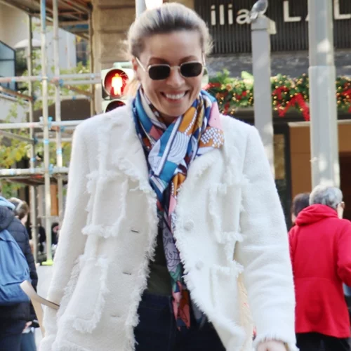 Μαριέττα Χρουσαλά | Χαλαρή βόλτα στην Αθήνα με το παντελόνι που λατρεύουν όλα τα fashion girls