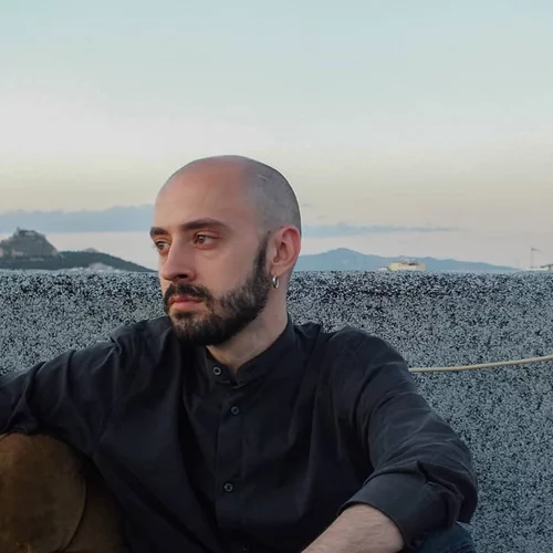 Ο Ερρίκος Μιλλιάρης επανέρχεται με μια ανάρτηση-σοκ για τον σκηνοθέτη Κώστα Ζάπα