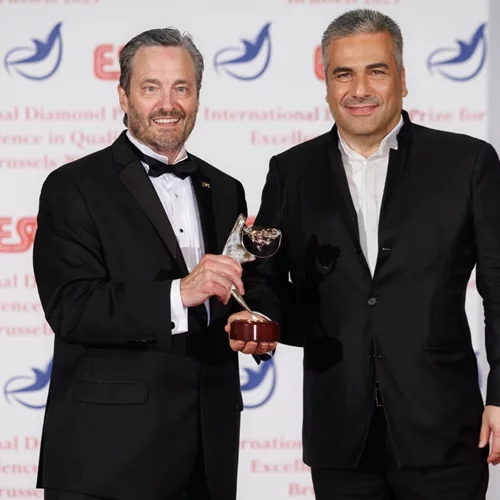 Η SYMMETRIA ξεχωρίζει και βραβεύεται στην Ευρώπη για το επίπεδο των υπηρεσιών της στέλνοντας ένα δυνατό μήνυμα αισιοδοξίας για τη χώρα μας