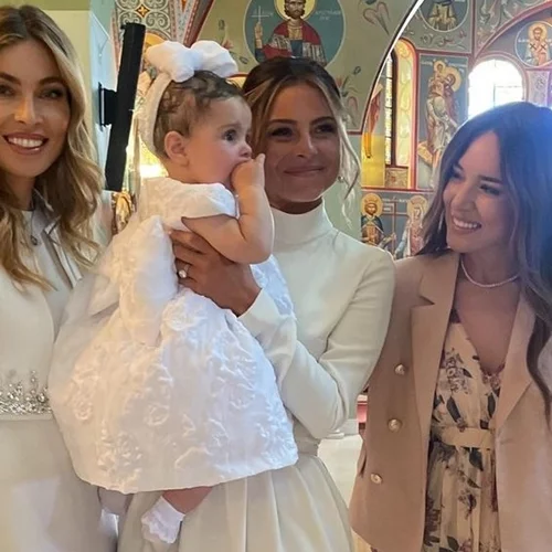 Η Μαρία Μενούνος βάφτισε την κόρη της Αθηνά | Οι διάσημοι καλεσμένοι και το "άρωμα" Ελλάδας