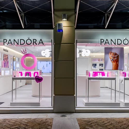 Η Pandora γιορτάζει το άνοιγμα του νέου της καταστήματος στην Κηφισιά με ένα λαμπερό διήμερο event