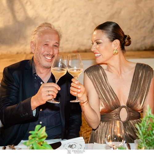 Moët & Chandon | To exclusive dinner υπό το φως των κεριών με οικοδέσποινα τη Βίκυ Καγιά