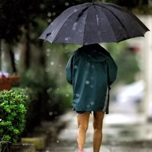 Πέφτει η θερμοκρασία από σήμερα - Πού θα εκδηλωθούν βροχές και καταιγίδες