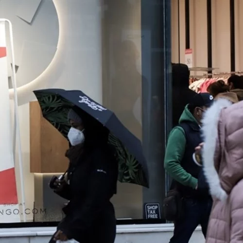 Πρεμιέρα σήμερα για τις χειμερινές εκπτώσεις – Τι να προσέξουν οι καταναλωτές