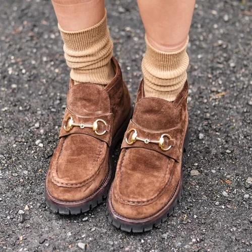 Τα suede είναι τα loafers που θα γίνουν ανάρπαστα την Άνοιξη 2025