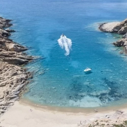 Η Ίος είναι η "έκπληξη" του φετινού καλοκαιριού, σύμφωνα με διεθνή ΜΜΕ