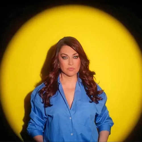 "Κι επιτέλους πίστεψε στον εαυτό σου" | Πώς το τραγούδι της Καίτης Γαρμπή γίνεται viral 25 χρόνια μετά, για τους σωστούς λόγους