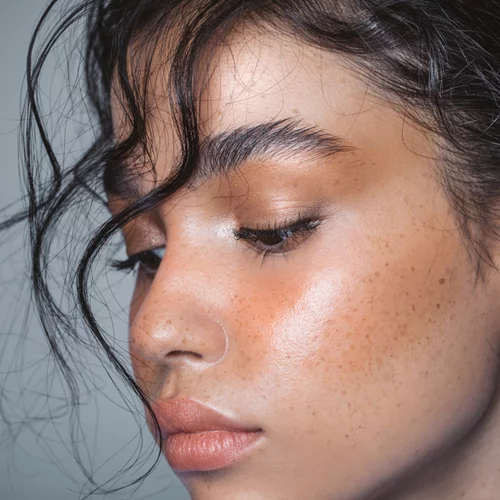 Τα προϊόντα μακιγιάζ για ένα μοναδικό, sparkly makeup look