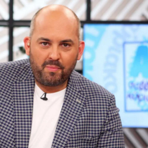 Ο Μάνος Μαγιάτης θα γίνει για πρώτη φορά πατέρας | Η φωτογραφία αγκαλιά με τη σύντροφό του