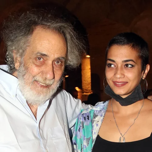 Κώστας Αρζόγλου | Σπάνια εμφάνιση με την κούκλα 20χρονη κόρη του, Μαρία