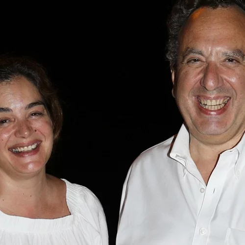 Η Γωγώ Μπρέμπου με off shoulder little black dress  στο Προεδρικό Μέγαρο