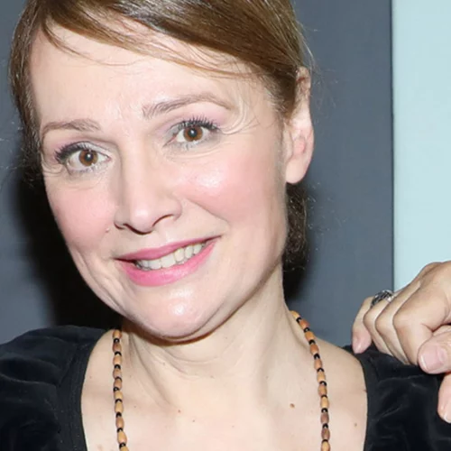 Νίκη Παλληκαράκη | "Η μαμά μου έχει άνοια. Δεν της είπα ότι ο πατέρας μου πέθανε"