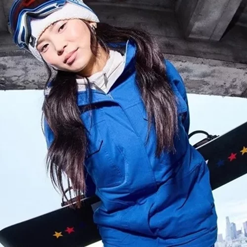 Chloe Kim x ROXY | Η συλλογή που σε προκαλεί να κατακτήσεις τη δική σου κορυφή