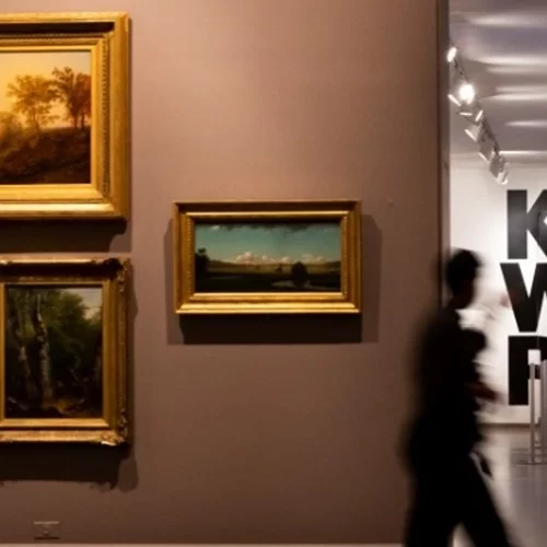 Έργα τέχνης και μόδας από χρυσό στη νέα έκθεση του Μουσείου του Μπρούκλιν