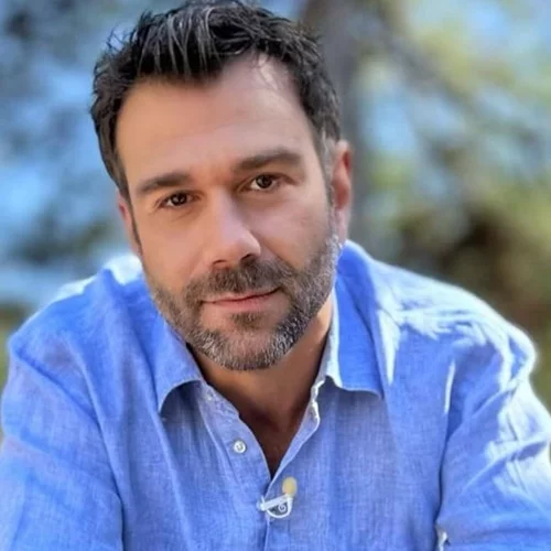 "Λιώνει" στη γυμναστική ο Τάσος Ιορδανίδης | Η φωτογραφία από την προπόνηση