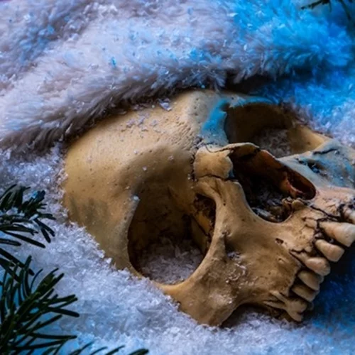 "Ματωμένα Χριστούγεννα": Εγκλήματα που χαράχτηκαν στην ιστορία την πιο γιορτινή ημέρα του χρόνου