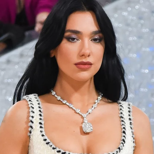 Όλα όσα πρέπει να κάνεις για να φροντίσεις τα χείλη σου το χειμώνα και επτά σχετικά προϊόντα που θα βάλεις στο boudoir σου