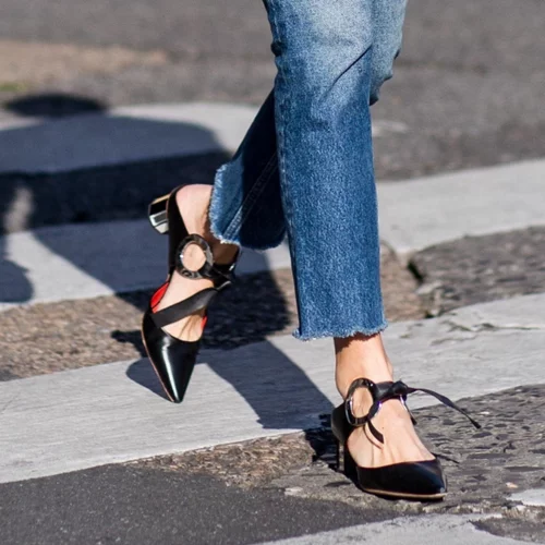 Ψάχνεις τα ιδανικά παπούτσια για τις βραδινές σου εμφανίσεις; | Ανακαλύψαμε τα mules που ταιριάζουν με τα πάντα