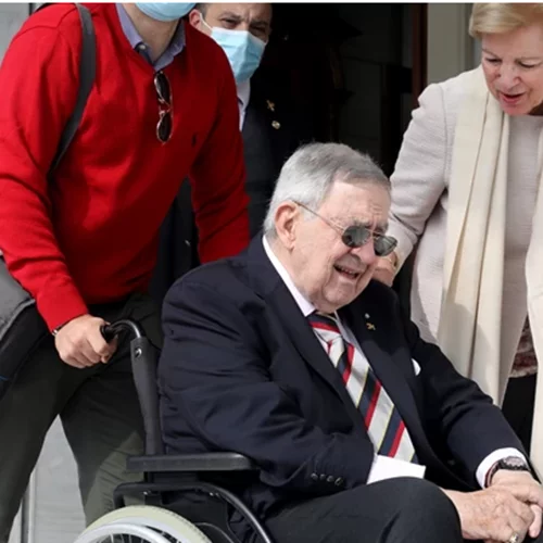 Κωνσταντίνος Γλύξμπουργκ | Νοσηλεύεται στην εντατική με βαριά πνευμονία - Τα νέα για την υγεία του