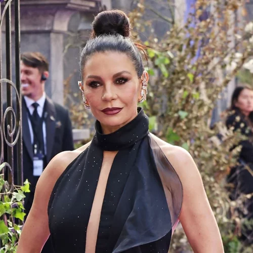 "Tο να έχω τέσσερα σπίτια δεν είναι υπερβολή": Η Catherine Zeta Jones μιλάει χωρίς ενοχές για τον πολυτελή τρόπο ζωής της