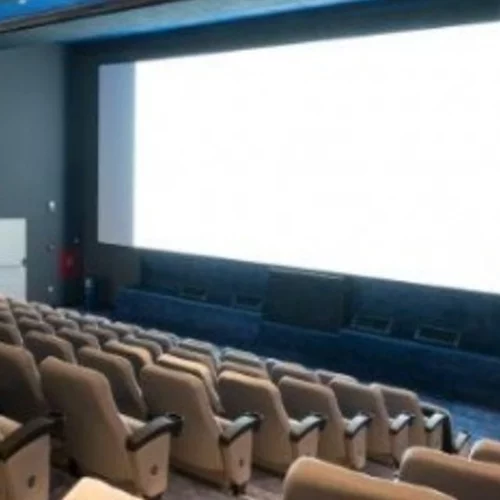 Ομάδα σκηνοθετών και ηθοποιών σώζει από "λουκέτο"ι ιστορικό κινηματογράφο του Βανκούβερ