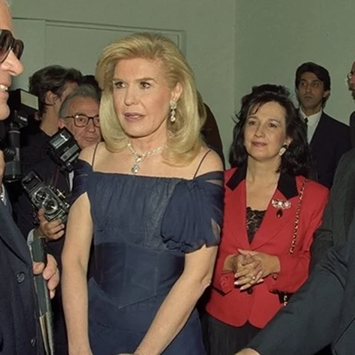 Έτος 1994 | Βαρδής και Μαριάννα Βαρδινογιάννη υποδέχονται τον Karl Lagerfeld στην Αθήνα