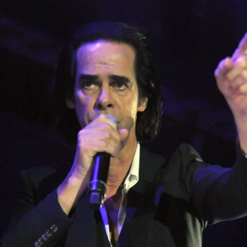 Ο Nick Cave δανείζει τη φωνή του στο Δάσος σε διαδικτυακή θεατρική παράσταση