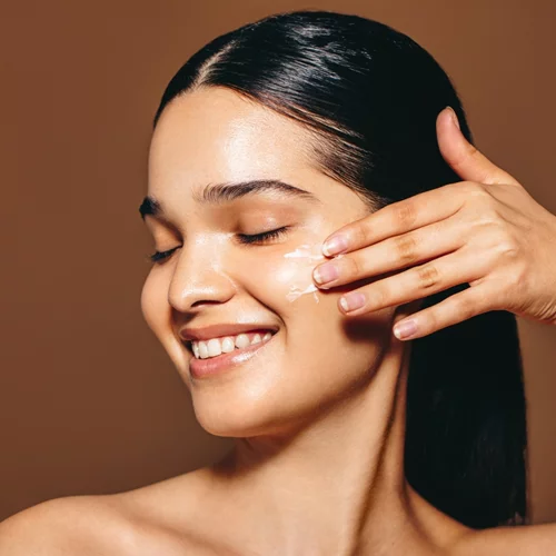 Skincare 2025 | Οι τάσεις που επαναπροσδιορίζουν τη φροντίδα της επιδερμίδας