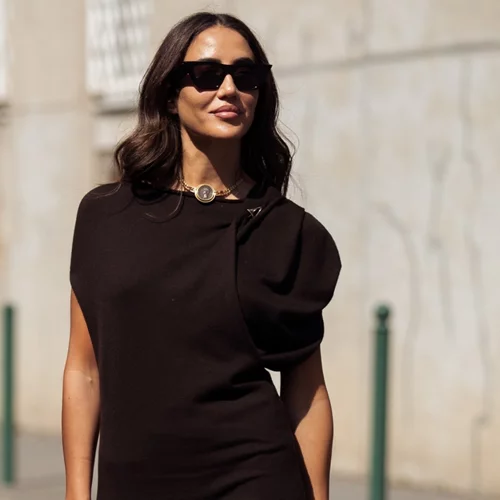 Revenge Dress | Το μαύρο φόρεμα από τη Stradivarius που θα φορέσεις σίγουρα τις γιορτές