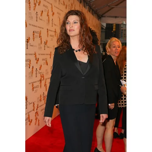 Linda Evangelista | Η πρώτη της δημόσια εμφάνιση ύστερα από τη συνέντευξη για την επέμβαση που την παραμόρφωσε