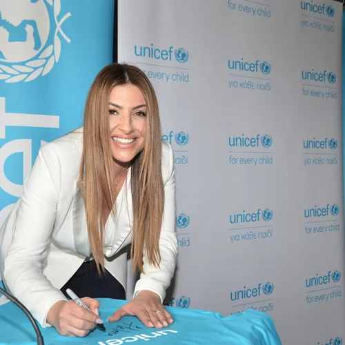 Ελενα Παπαρίζου | Έγινε η πρώτη πρέσβειρα της UNICEF στην Ελλάδα (pics,vid)