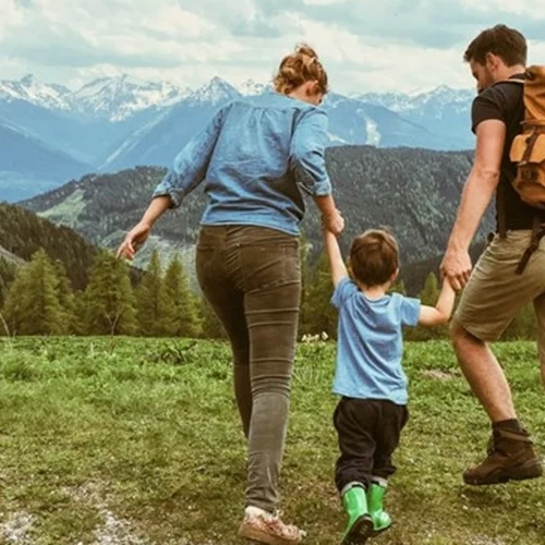 Οικογένεια ταξιδεύει σε όλο τον κόσμο πριν τα παιδιά χάσουν την όρασή τους