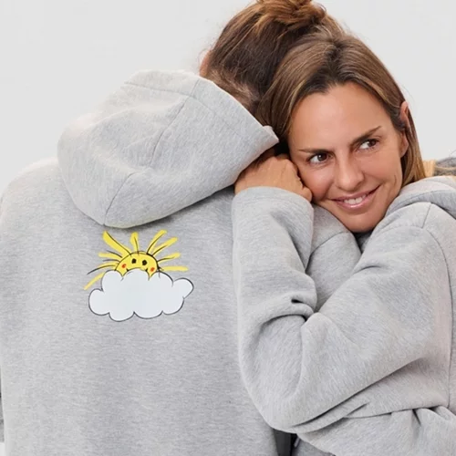 Η Dirty Laundry ενώνει τη μόδα με την ΕΛΠΙΔΑ: Τα ρούχα που σχεδίασαν παιδιά με καρκίνο στέλνουν μήνυμα ζωής