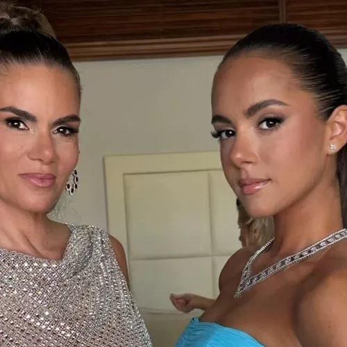 Νταίζη Νίκα | Ο παραμυθένιος γιορτινός διάκοσμος στο υπερπολυτελές σαλόνι της