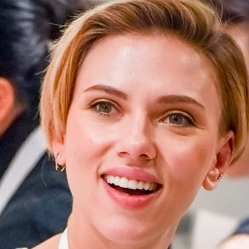 Scarlett Johansson | Ποιον συμπρωταγωνιστή της Marvel θα επέλεγε για babysitter