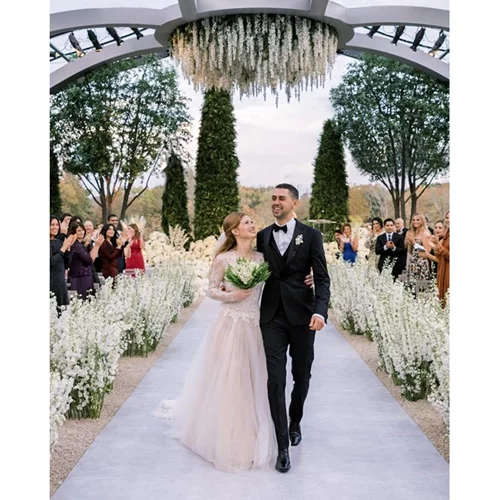 Jennifer Gates | Η υπέροχη φωτογραφία από τον χορό με τον Nayel Nassar στη δεξίωση του γάμου τους