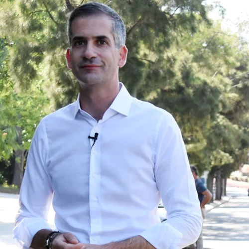 Συγκινεί ο Κώστας Μπακογιάννης | Η μάνα μου είναι ο πιο δυνατός άνθρωπος που ξέρω, αληθινός βράχος