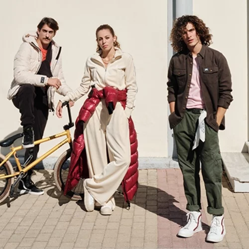 Η νέα FW22 καμπάνια της Superdry θα σε κάνει να αγαπήσεις το athleisure στιλ