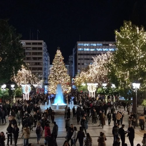 Ένα πλούσιο εορταστικό πρόγραμμα από άκρη σε άκρη της Αθήνας