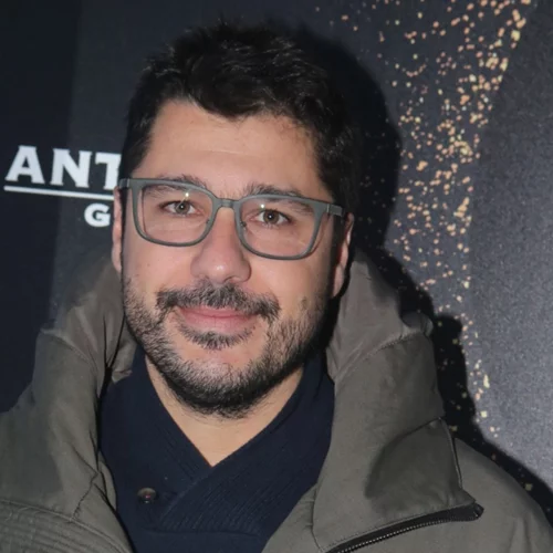 Λάμπρος Κωνσταντάρας | Φωτογραφίες από το μοντέρνο σπίτι του στα Νότια Προάστια