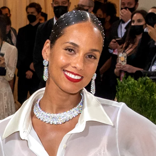 Η Zoë Kravitz θεωρεί τον Robert Pattinson "τέλειο για τον ρόλο" του Batman