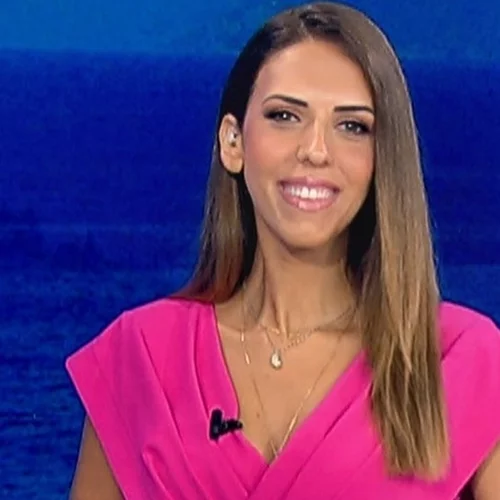 Έγκυος σε δίδυμα η Μαρία Βούσουλα | Με ποιον διάσημο δημοσιογράφο είναι παντρεμένη;