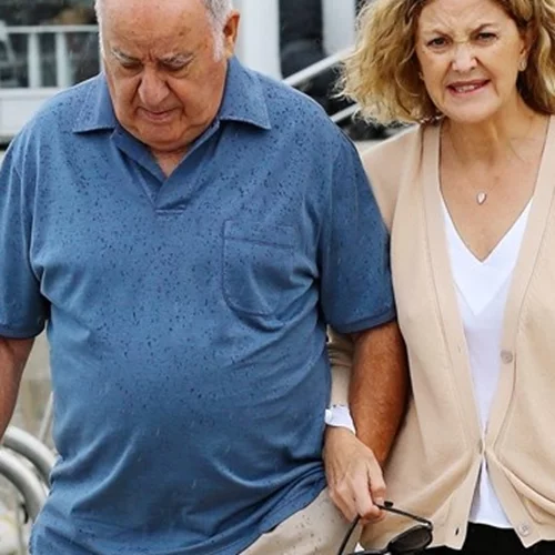 "Mr. ZARA" | Ο άνδρας που πουλούσε ρόμπες πόρτα-πόρτα έχει ένα ενδιαφέρον success story