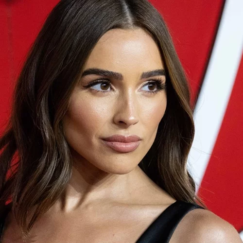 We Ask the Pros | Πώς να πετύχεις το φυσικά λαμπερό μακιγιάζ που κάνουν τώρα όλα τα it girls σύμφωνα με τον Σταμάτη Ορφανούδη